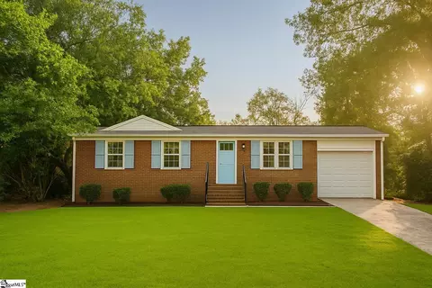 121 Cashmere Dr, Greenville, SC 29605