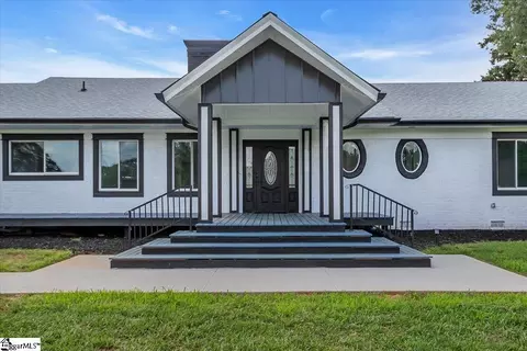 305 Waters Rd, Taylors, SC 29687