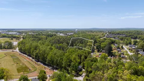 218 Pleasant Dr, Greer, SC 29651