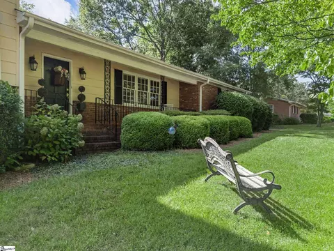 357 Lake Forest Dr, Spartanburg, SC 29307