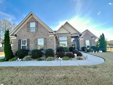 402 Meadowcroft Ln, Simpsonville, SC 29681