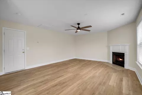 Living - 55 Nautical Dr, Greer, SC 29650 photo 6 of 8