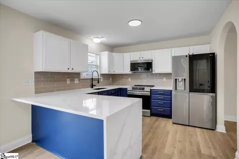 Kitchen - 55 Nautical Dr, Greer, SC 29650 photo 2 of 3