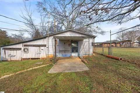 Exterior - 3 Durham Dr, Williamston, SC 29697 photo 3 of 7