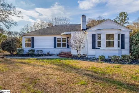 417 W Farley Ave, Laurens, SC 29360
