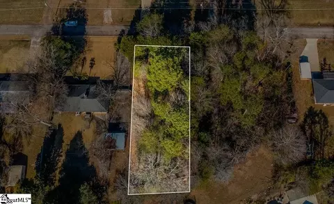 11 Knollview Dr, Greenville, SC 29611