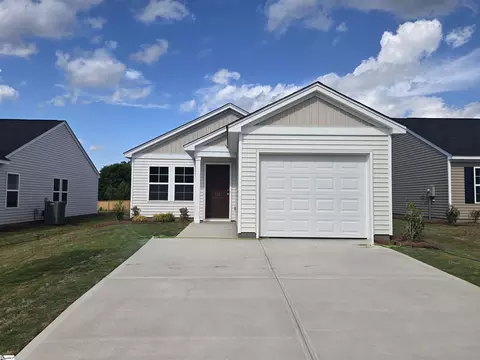 138 Cloverfield Ln, Spartanburg, SC 29303
