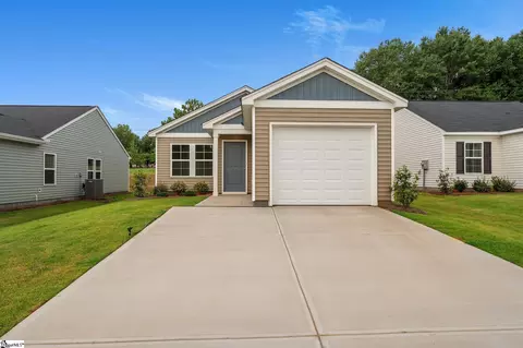 127 Cloverfield Ln, Spartanburg, SC 29303