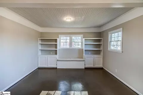 Living - 2502 Whitehall Ave, Anderson, SC 29621 photo 3 of 9