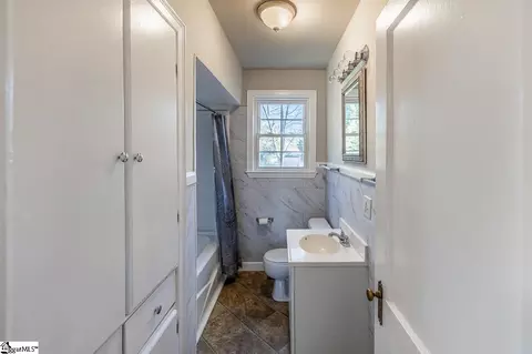 Bath - 2502 Whitehall Ave, Anderson, SC 29621 photo 2 of 3