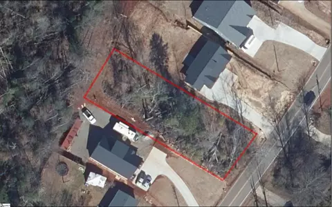 742 Tanner Rd, Taylors, SC 29687