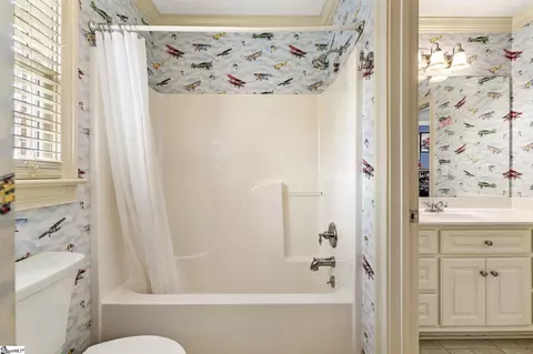 Bath - 205 Doonbeg Ct, Simpsonville, SC 29681 photo 6 of 7