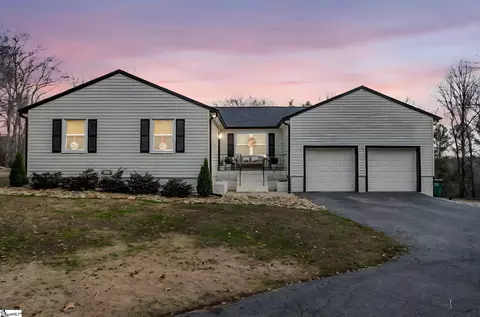 123 Graystone Dr, Moore, SC 29369