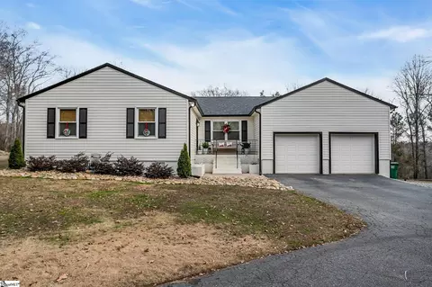 123 Graystone Dr, Moore, SC 29369 photo 2