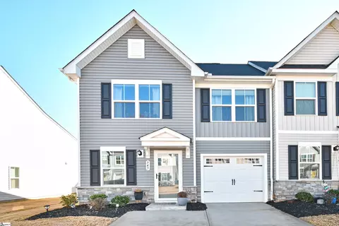 345 Kensley Dr, Greenville, SC 29617
