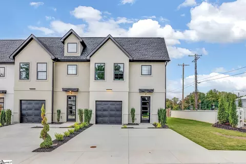 2 Taverly Dr, Greenville, SC 29605