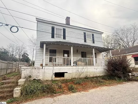 714 E Grendel Ave, Greenwood, SC 29649