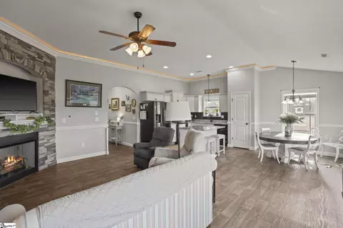 Entry Way - 540 Thomas Edwards Ln, Greer, SC 29651 photo 3 of 5