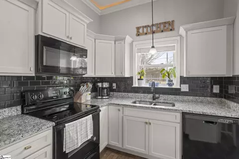 Kitchen - 540 Thomas Edwards Ln, Greer, SC 29651 photo 1 of 2