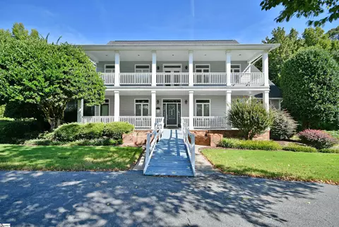 320 Richwood Down Dr, Laurens, SC 29360
