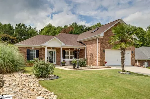 9 Arabian Way, Simpsonville, SC 29681
