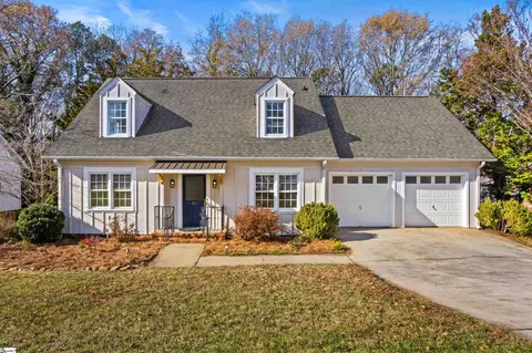 31 Dahlglen Ave, Greenville, SC 29607