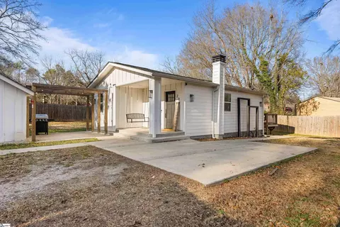 20 Virginia Dr, Woodruff, SC 29388