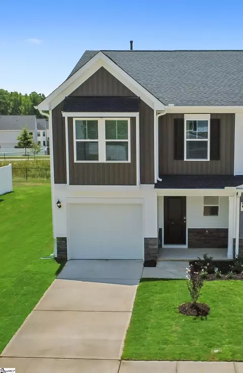 209 Higher Ct, Fountain Inn, SC 29644