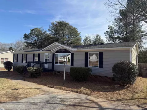 206 Creektop Ct, Greenville, SC 29605