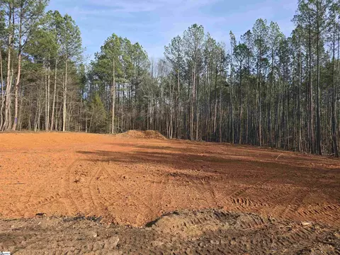 2476 Stewart Dairy Rd, Fountain Inn, SC 29644