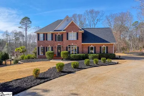 649 Innisbrook Ln, Spartanburg, SC 29306