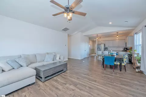 Entry Way - 525 Sapling Gap Rd, Greer, SC 29651 photo 6 of 7