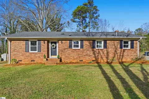 1614 Greenwood Rd, Laurens, SC 29360