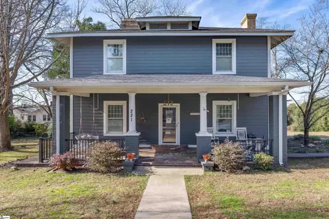 221 N Mountain St, Union, SC 29379