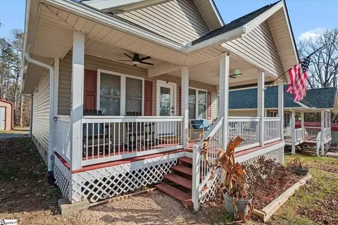 125 Senecatu Dr, Waterloo, SC 29384