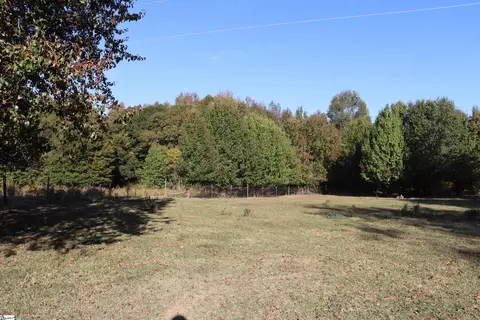 240 Simmons Rd, Woodruff, SC 29388