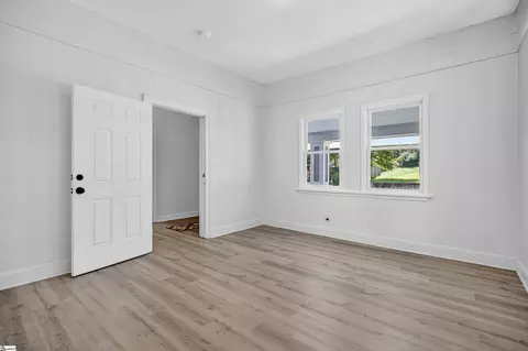 Living - 5 Texas St, Honea Path, SC 29654 photo 3 of 3