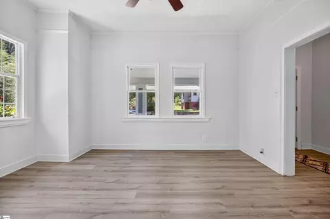 Living - 5 Texas St, Honea Path, SC 29654 photo 2 of 3