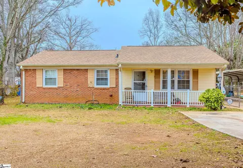 6 Crofton Dr, Greenville, SC 29605