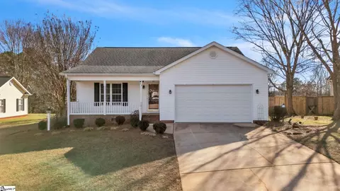26 Raynes Ct, Taylors, SC 29687