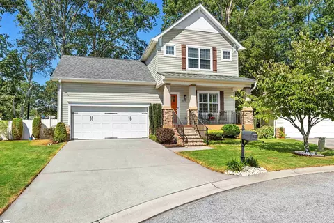 109 Ragon Ln, Greenville, SC 29609
