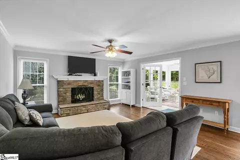 107 River Way Dr, Greer, SC 29651 photo 2