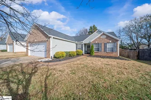 420 Peach Grove Pl, Mauldin, SC 29662