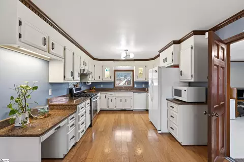 160 Ballard Rd, Pelzer, SC 29669 photo 9