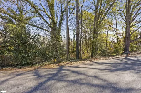 9 Quarter Ct, Greenville, FL 29607