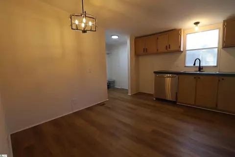 529 Chastain Rd, Central, SC 29630 photo 3