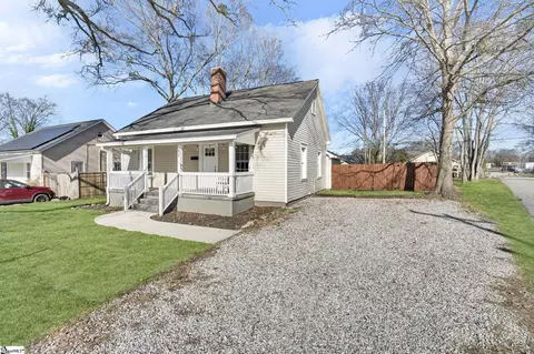 57 E 7th St, Greenville, SC 29611