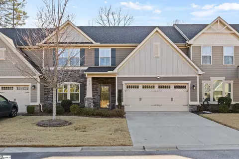 84 Hemingway Ln, Simpsonville, SC 29681