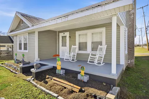 600 S Main St, Greer, SC 29650 photo 4