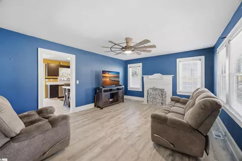 600 S Main St, Greer, SC 29650 photo 5